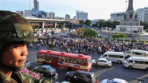 2014年泰國軍人政變引發的政治動盪與經濟後果